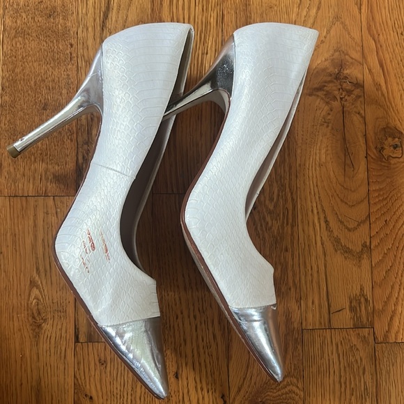 Worthington White/ Silver Faux Snakeskin Pump - Picture 5 of 5